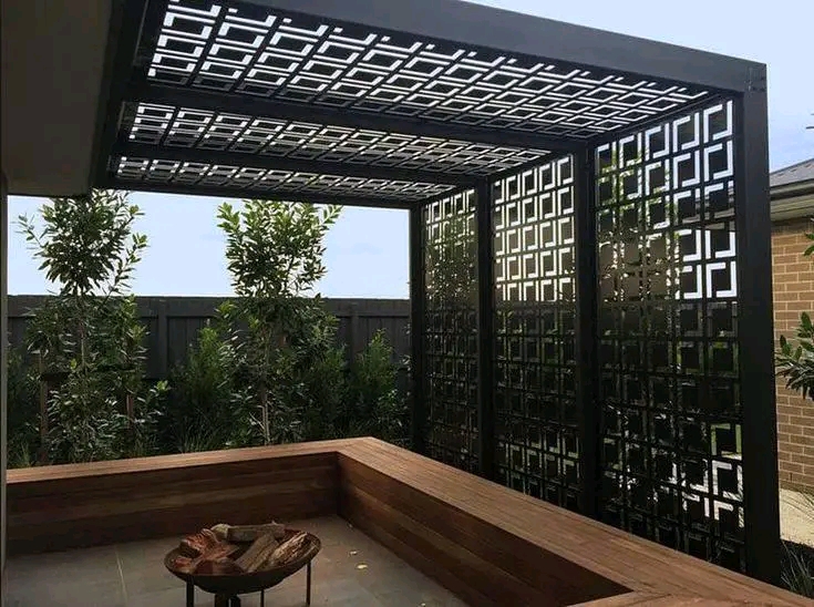 Outdoor feature structures